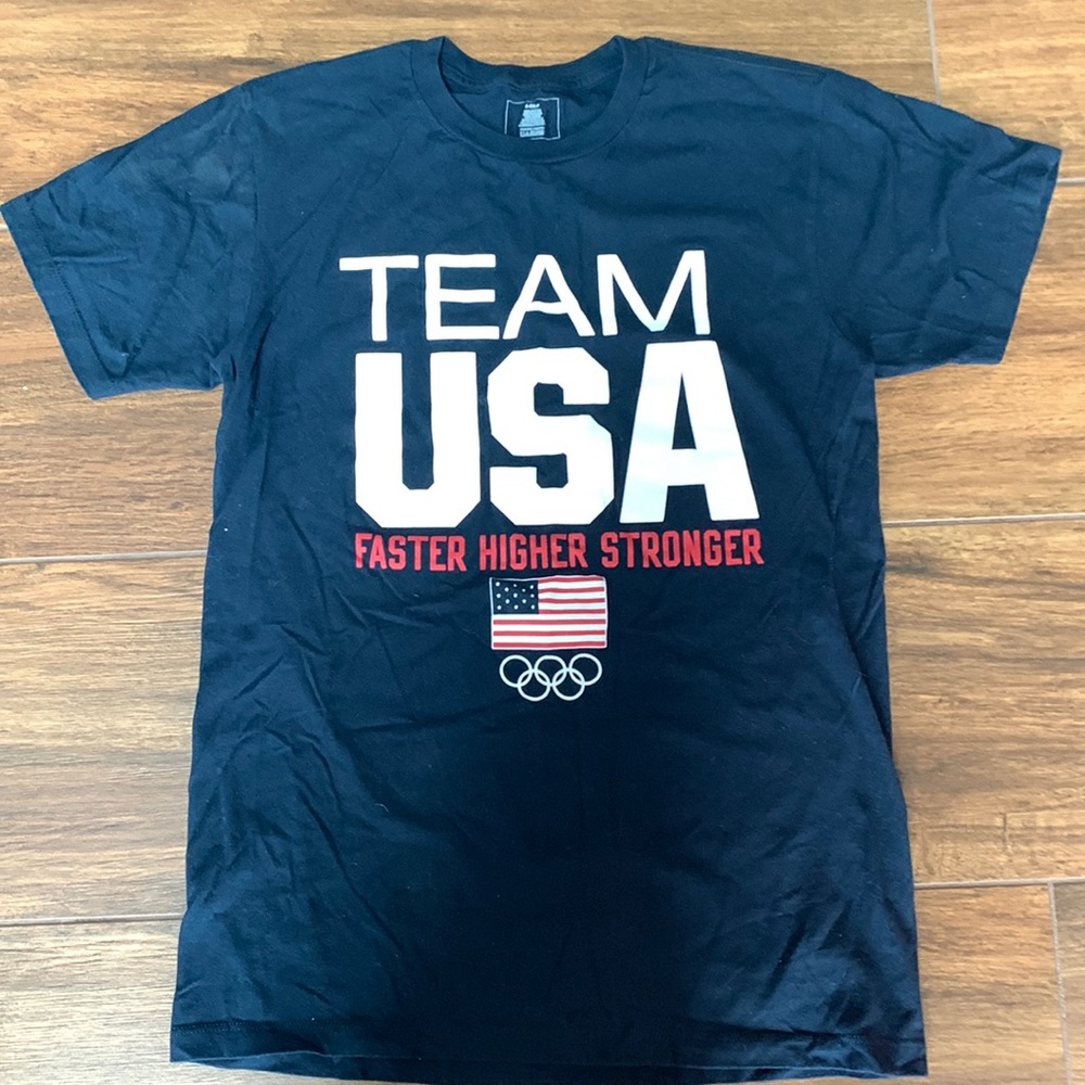 NWOT Official Team USA tshirt size small